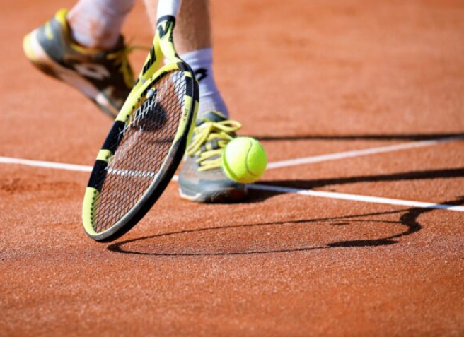 Tennis Bilde mit Schlaeger